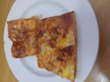 Šunkovo-sýrová pizza na plech