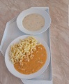 Chalupářská omáčka, vařené těstoviny
Květáková polévka